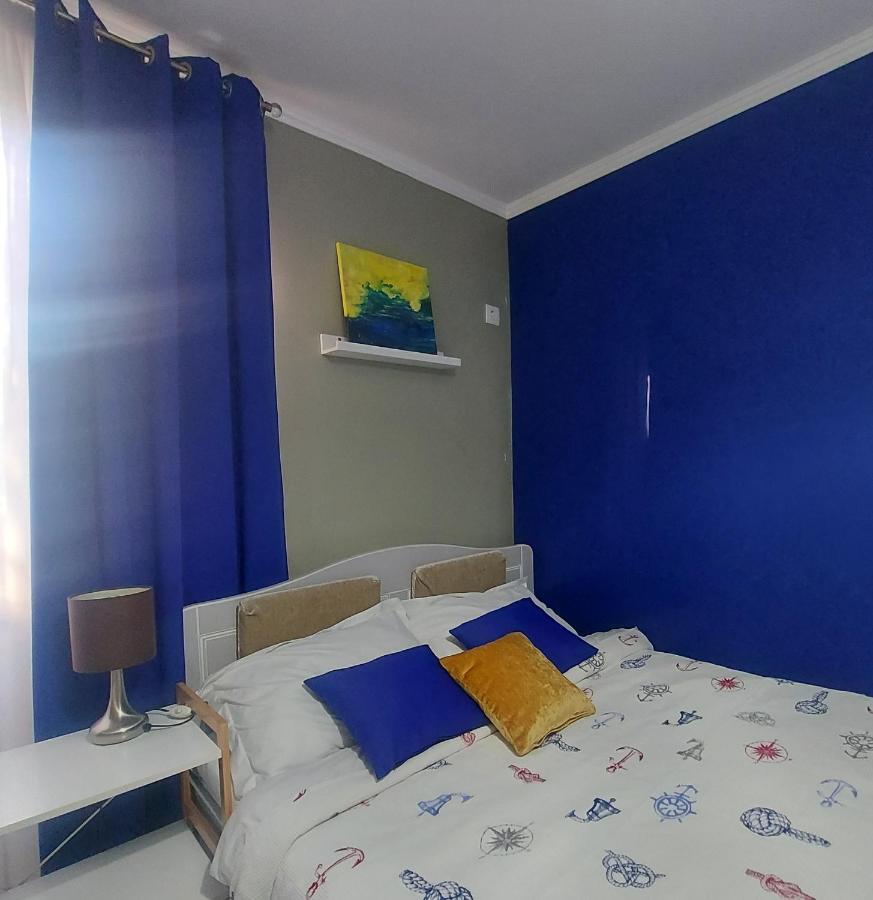 Apartament Marasesti ピテシュティ エクステリア 写真